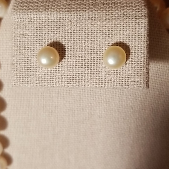 20 Natural White Pearl Necklace with Pearl Studs